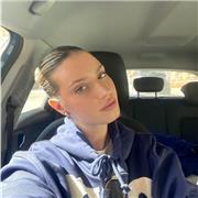 Soy educadora social, he trabajado en proyectos ejerciendo de maestra y educadora, actualmente estudio Educación Primaria + PT